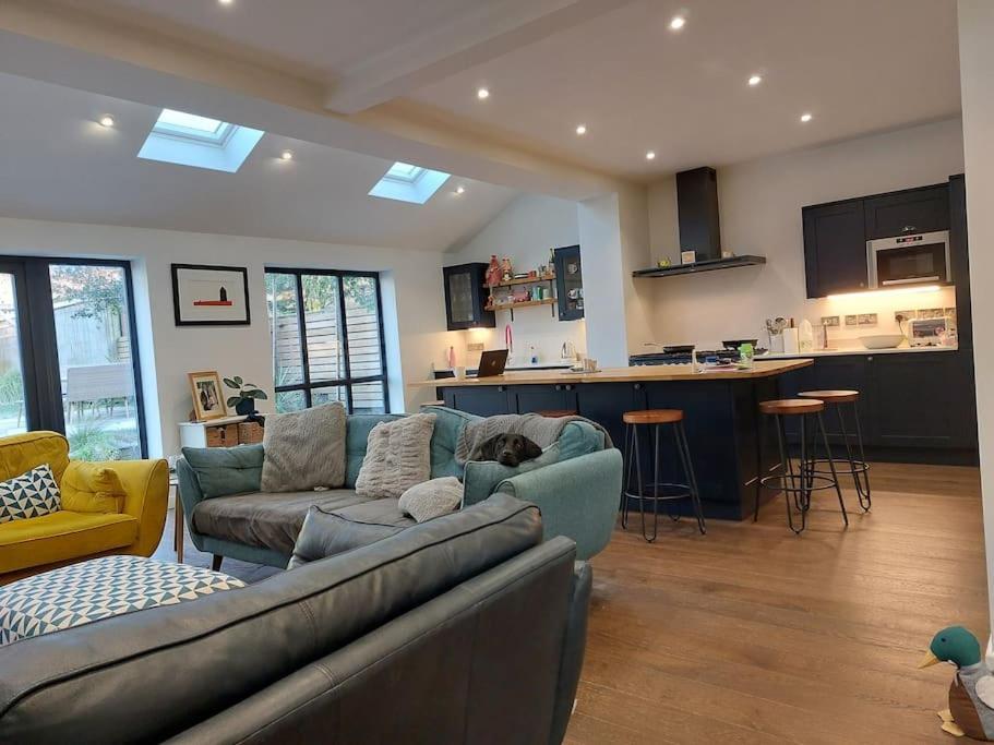 Beach House, With Bbq Lodge And Hot Tub! Bournemouth Buitenkant foto