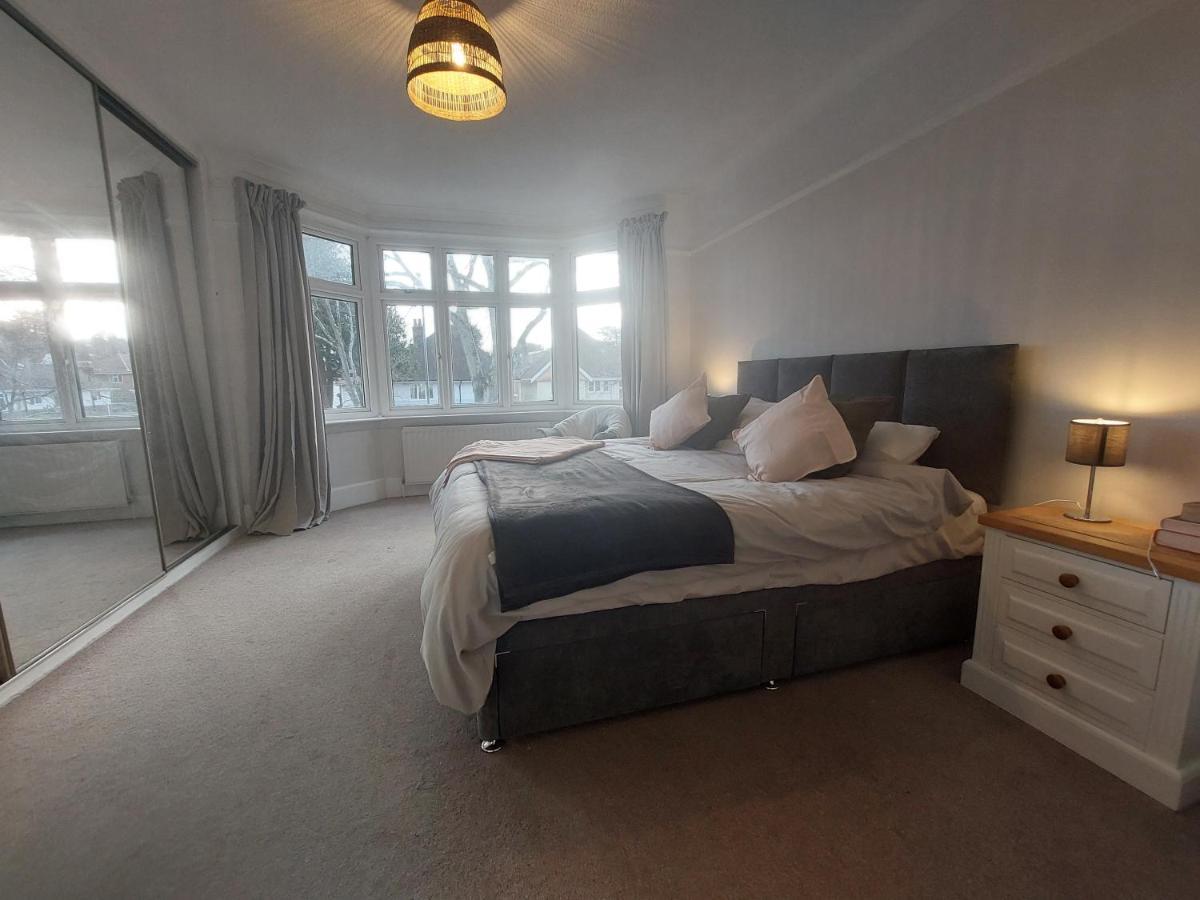 Beach House, With Bbq Lodge And Hot Tub! Bournemouth Buitenkant foto