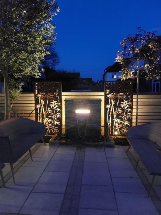 Beach House, With Bbq Lodge And Hot Tub! Bournemouth Buitenkant foto